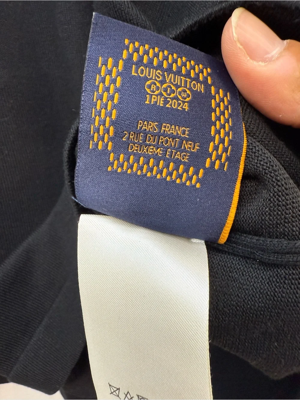 Louis Vuitton Black Crystal Logo Short Sleeve Tee - Picture 10 of 11